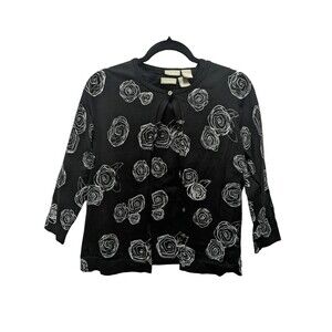 Field gear Women 2 Piece Black and White Rose Floral Pattern Button Up Sweater a